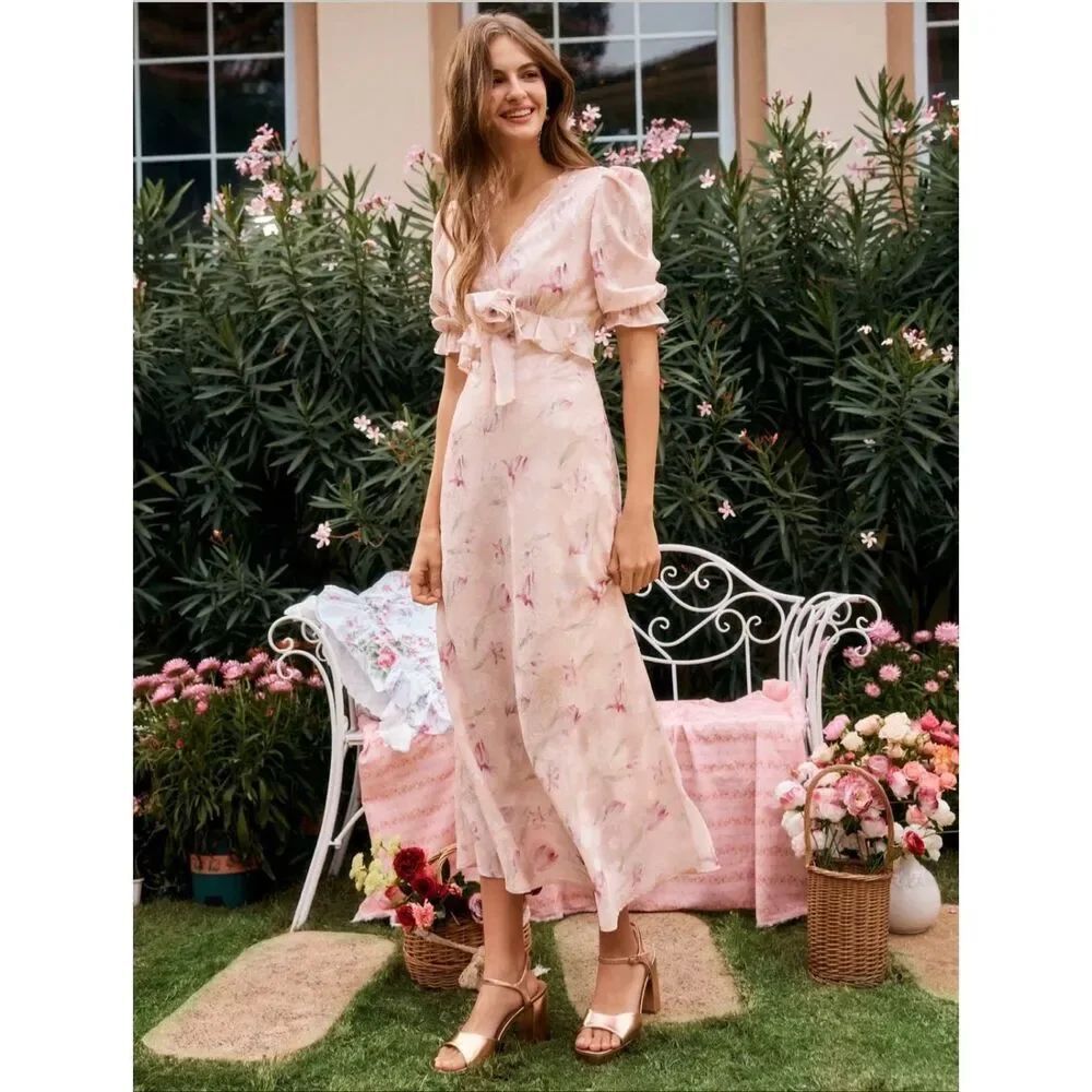 LaitCollection Archie Applique Chiffon Maxi Dress in Shell Pink Size Large